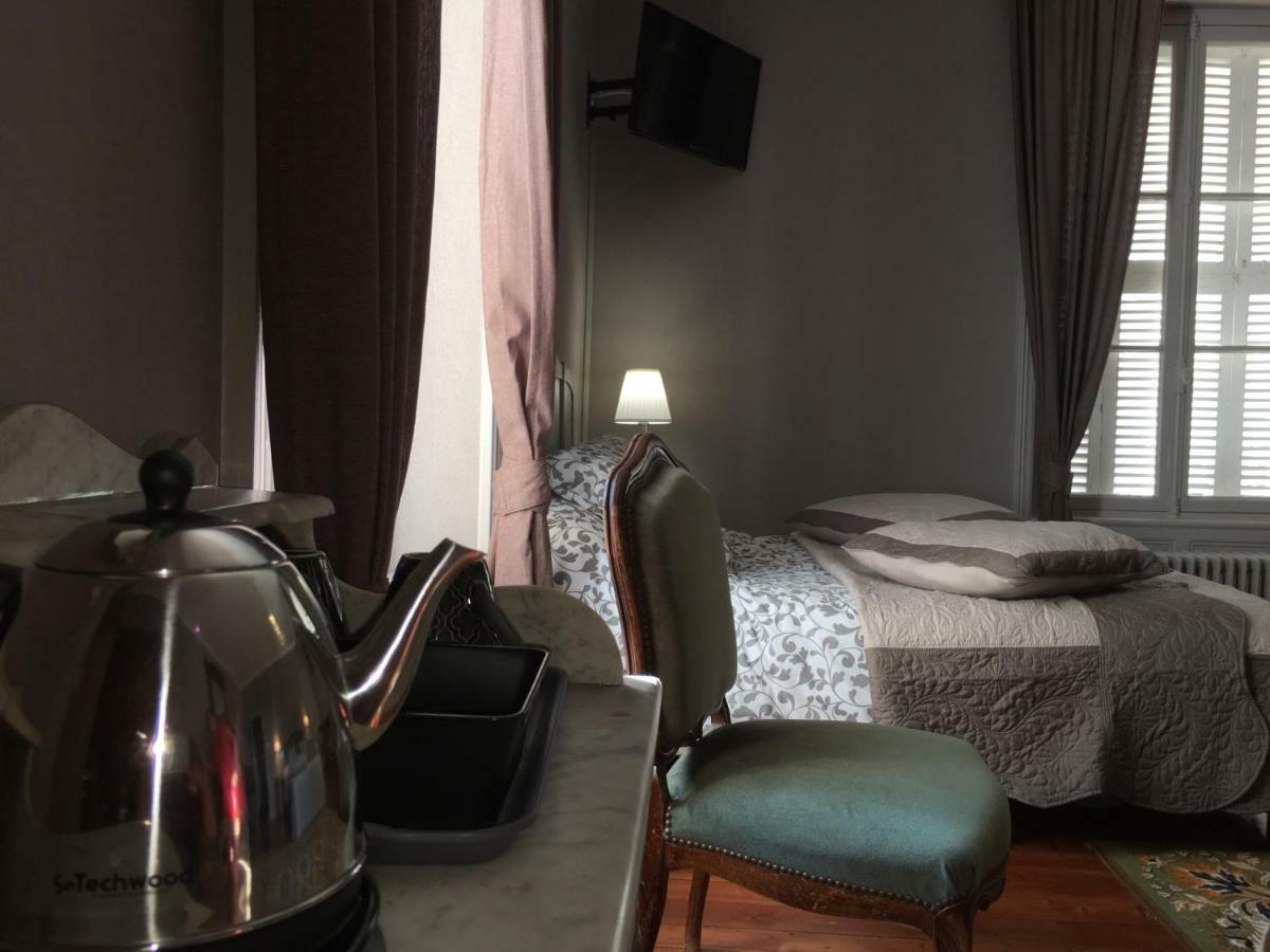 Le Petit Chateau Des Cedres Mouchamps 외부 사진