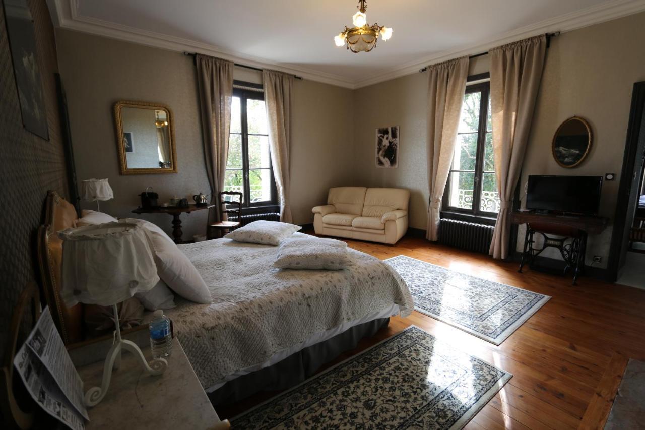 Le Petit Chateau Des Cedres Mouchamps 외부 사진